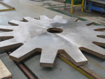 Découpe CNC de métaux (Découpe plasma CNC, Découpe laser CNC, Découpe jet d'eau CNC)